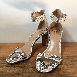 NEW Vince Camuto Bendiva Snakeskin Print Heels 8.5